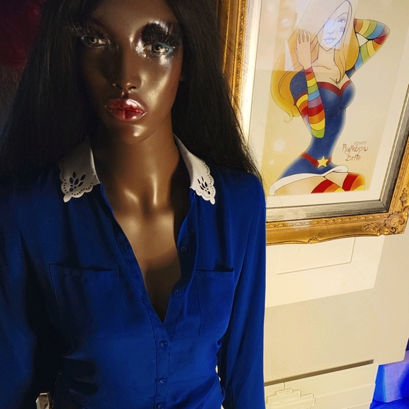 A beautiful blue button up sheer top - Picture 2 of 6